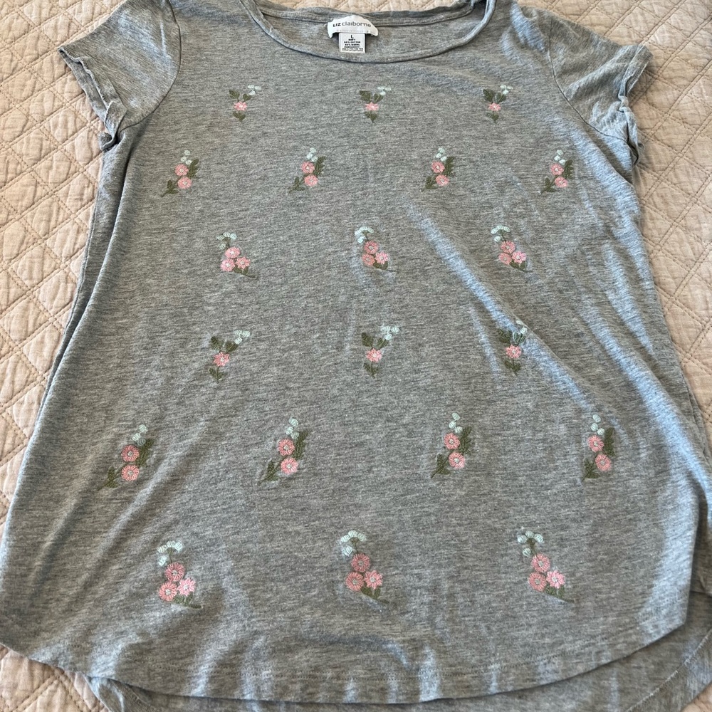 Liz Claiborne gray floral embroidered women’s large shirt